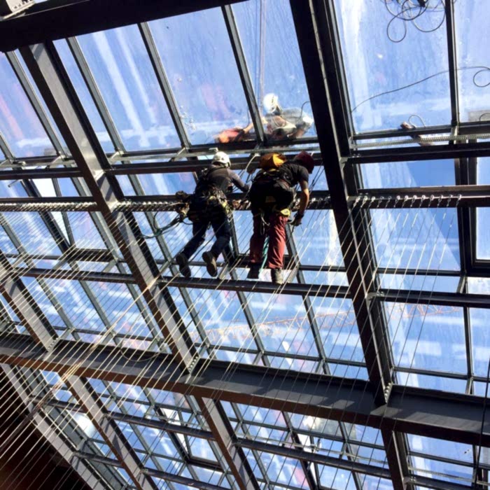  Dış cephe cam temizliği, İç mekan cephe temizliği, Çelik konstrüksiyon temizliği, Çimento baca temizliği, enerji sektörü  cüruf ve baca temizliği, Yakıt tankı temizliği, LED montajı, Tabela asma ve söküm, Bayrak asma, AVM iç ve dış süsleme, İç mekan avize asma, Kule vinç projektör montaj, Dış cephe sıva ve boya, Dış cephe silikon, Yalıtım ve montolama, Cam montaj, Kompozıt tamir ve montaj, Kanat temizliği, kanat toz temizliği, kanat kimyasal temizlik, kanatkuş atıkları temizliği, Kanat tamiri, Kaset sistem, düşme ve durma özelliklerine sahip ağ kurulumu,  Konveksiyonel sistem, Dikey kapama ağı, Balkon kapama ağı, Şaft ve asansör boşluk kapama, Havuz kapama, Tahribatsız muayene, Kaynak ve taşlama, köprülerde ve viyadüklerde bakım onarım ve hasar tespit çalışmaları, Petrol ve platform sahalarında torklama, Gemi ve çelik yapılarda pas döküm, taşlama ve boyama işlemleri, Yamaç örtüleme sistemleri (düşme tehlikesi olan taş ve kaya parçalarının çevresinde bulunan yaşam veya üretim faaliyetleri yürüten yapılara zarar vermemesi için kullanılan önlemler), Tehlikeli konumda bulunan kayalıkların kontrollü şekilde patlatılması, ekolojik patlatma, Şev stabilizasyonu, endüstriyel dağcılık, iple erişim, endütriyel temizlik