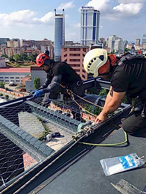  Dış cephe cam temizliği, İç mekan cephe temizliği, Çelik konstrüksiyon temizliği, Çimento baca temizliği, enerji sektörü  cüruf ve baca temizliği, Yakıt tankı temizliği, LED montajı, Tabela asma ve söküm, Bayrak asma, AVM iç ve dış süsleme, İç mekan avize asma, Kule vinç projektör montaj, Dış cephe sıva ve boya, Dış cephe silikon, Yalıtım ve montolama, Cam montaj, Kompozıt tamir ve montaj, Kanat temizliği, kanat toz temizliği, kanat kimyasal temizlik, kanatkuş atıkları temizliği, Kanat tamiri, Kaset sistem, düşme ve durma özelliklerine sahip ağ kurulumu,  Konveksiyonel sistem, Dikey kapama ağı, Balkon kapama ağı, Şaft ve asansör boşluk kapama, Havuz kapama, Tahribatsız muayene, Kaynak ve taşlama, köprülerde ve viyadüklerde bakım onarım ve hasar tespit çalışmaları, Petrol ve platform sahalarında torklama, Gemi ve çelik yapılarda pas döküm, taşlama ve boyama işlemleri, Yamaç örtüleme sistemleri (düşme tehlikesi olan taş ve kaya parçalarının çevresinde bulunan yaşam veya üretim faaliyetleri yürüten yapılara zarar vermemesi için kullanılan önlemler), Tehlikeli konumda bulunan kayalıkların kontrollü şekilde patlatılması, ekolojik patlatma, Şev stabilizasyonu, endüstriyel dağcılık, iple erişim, endütriyel temizlik