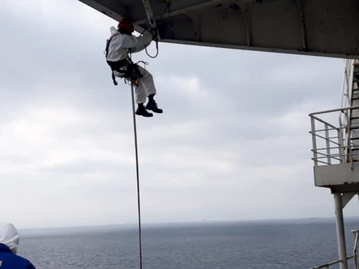 endüstriyel hizmetler, endüstriyel dağcı, endüstriyel  hizmetleri, Endüstriyel İple Erişim, Tahribatsız muayene, Kaynak ve taşlama, Tünel köprülerde ve viyadüklerde bakım onarım ve hasar tespit çalışmaları,Maden, petrol ve platform sahalarında torklama (sıkma), Gemi ve çelik yapılarda pas döküm, taşlama ve boyama işlemleri, Telekomünikasyon & Enerji Sektörü Kurulum Bakım Onarım