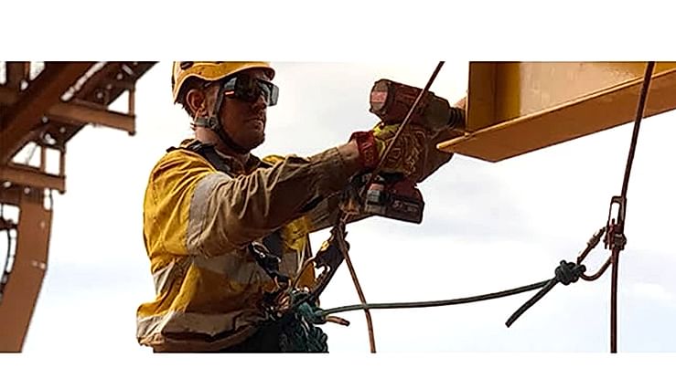 endüstriyel hizmetler, endüstriyel dağcı, endüstriyel  hizmetleri, Endüstriyel İple Erişim, Tahribatsız muayene, Kaynak ve taşlama, Tünel köprülerde ve viyadüklerde bakım onarım ve hasar tespit çalışmaları,Maden, petrol ve platform sahalarında torklama (sıkma), Gemi ve çelik yapılarda pas döküm, taşlama ve boyama işlemleri, Telekomünikasyon & Enerji Sektörü Kurulum Bakım Onarım