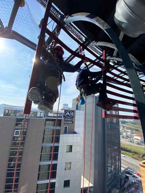 endüstriyel hizmetler, endüstriyel dağcı, endüstriyel  hizmetleri, Endüstriyel İple Erişim, Tahribatsız muayene, Kaynak ve taşlama, Tünel köprülerde ve viyadüklerde bakım onarım ve hasar tespit çalışmaları,Maden, petrol ve platform sahalarında torklama (sıkma), Gemi ve çelik yapılarda pas döküm, taşlama ve boyama işlemleri, Telekomünikasyon & Enerji Sektörü Kurulum Bakım Onarım