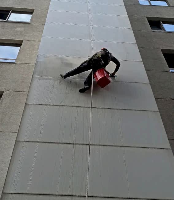 Dış cephe cam temizliği, İç mekan cephe temizliği, Çelik konstrüksiyon temizliği, Çimento ve enerji sektöründe cüruf ve baca temizliği, Yakıt tankı temizliği, Dış Cephe Temizliği, Endüstriyel Tesis Temizliği, Yüksek Yapı İple Erişim Temizlik, Cam Tavan Temizliği, fabrika temizliği, sanayi tesisi temizliği, rüzgar türbini temizliği